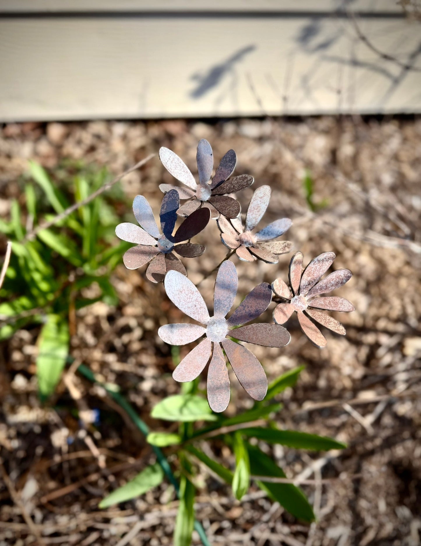 3-Pack Metal Daisy Flowers