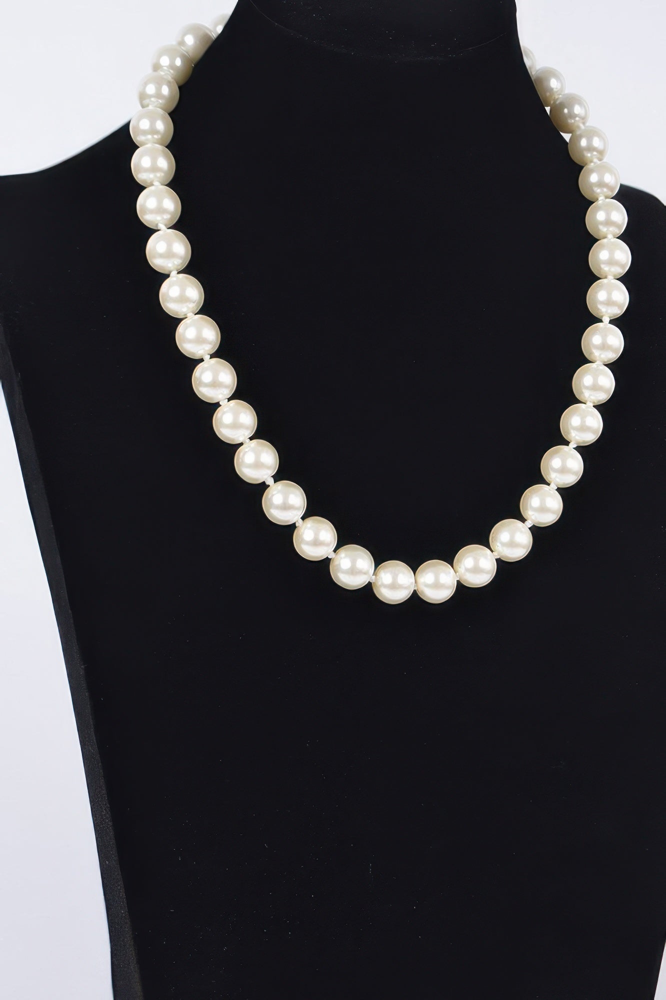 Simple Pearl Bead Lined Necklace - It's a Girly Place