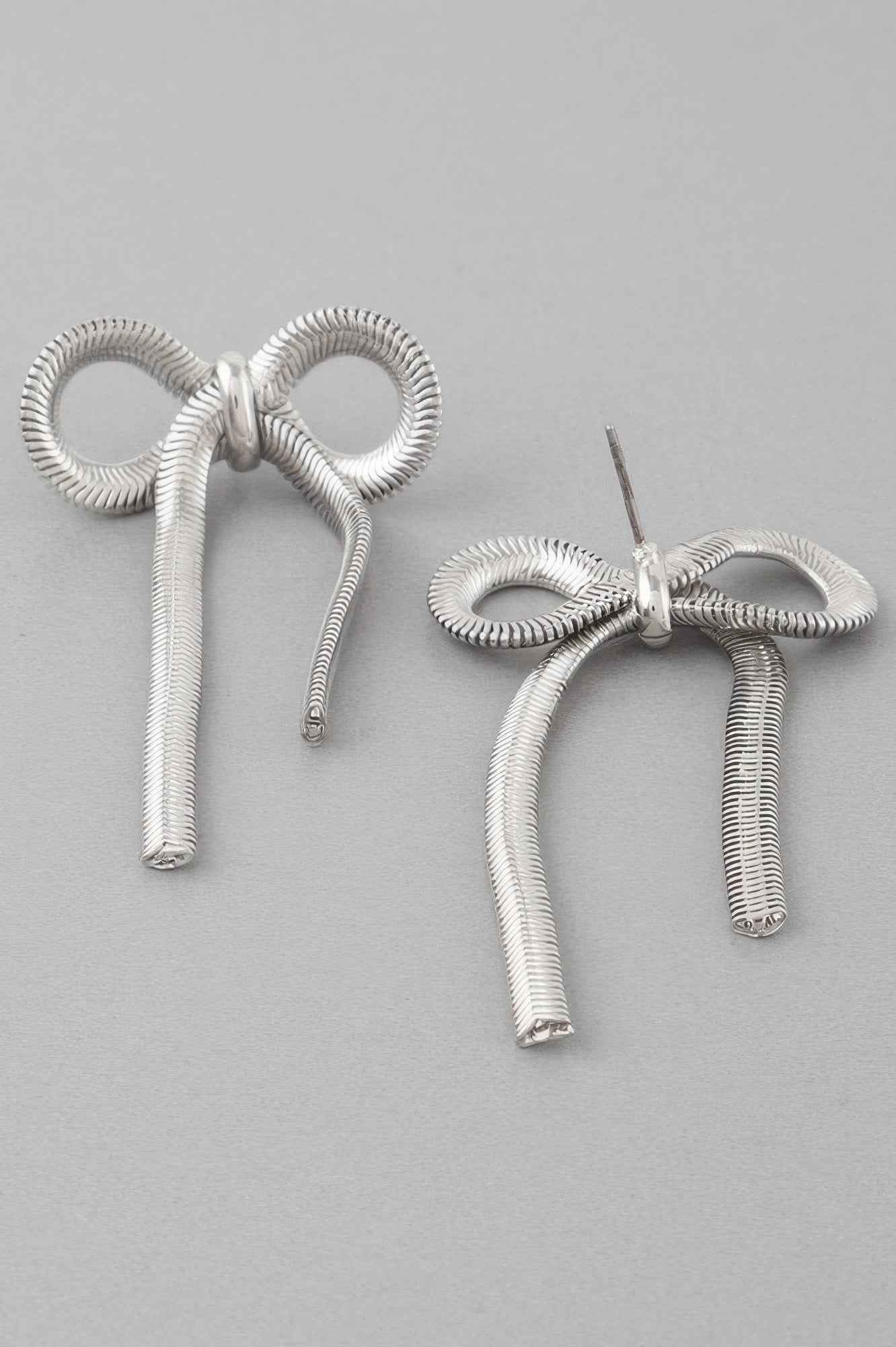 Snake Chain Ribbon Earrings