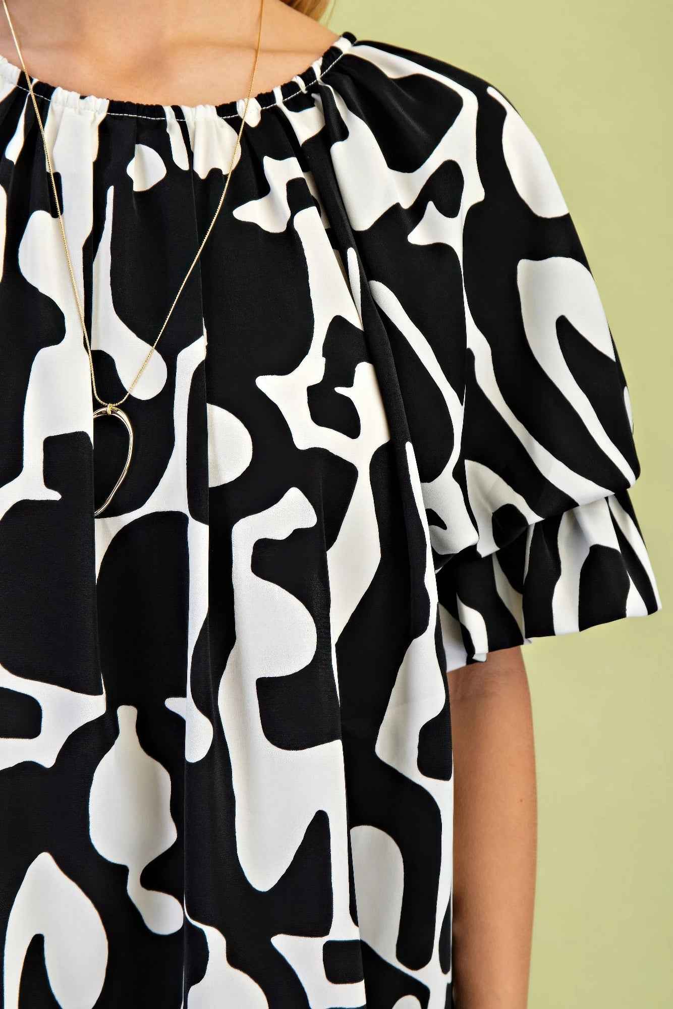 Geometric Print Loose Fit Mini Dress With Gathered Balloon Sleeves