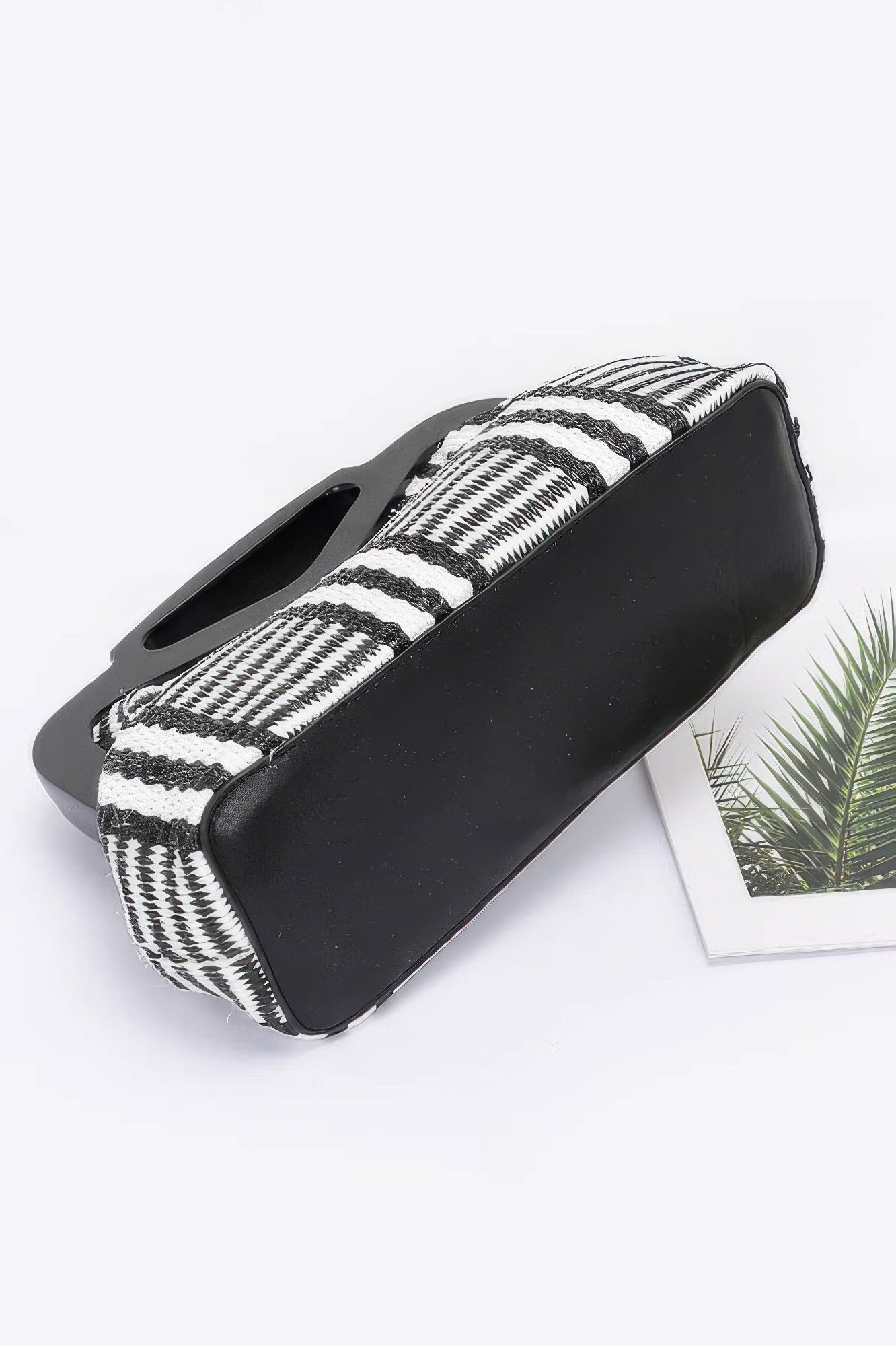 Faux Straw Wood Frame Clutch - It's a Girly Place