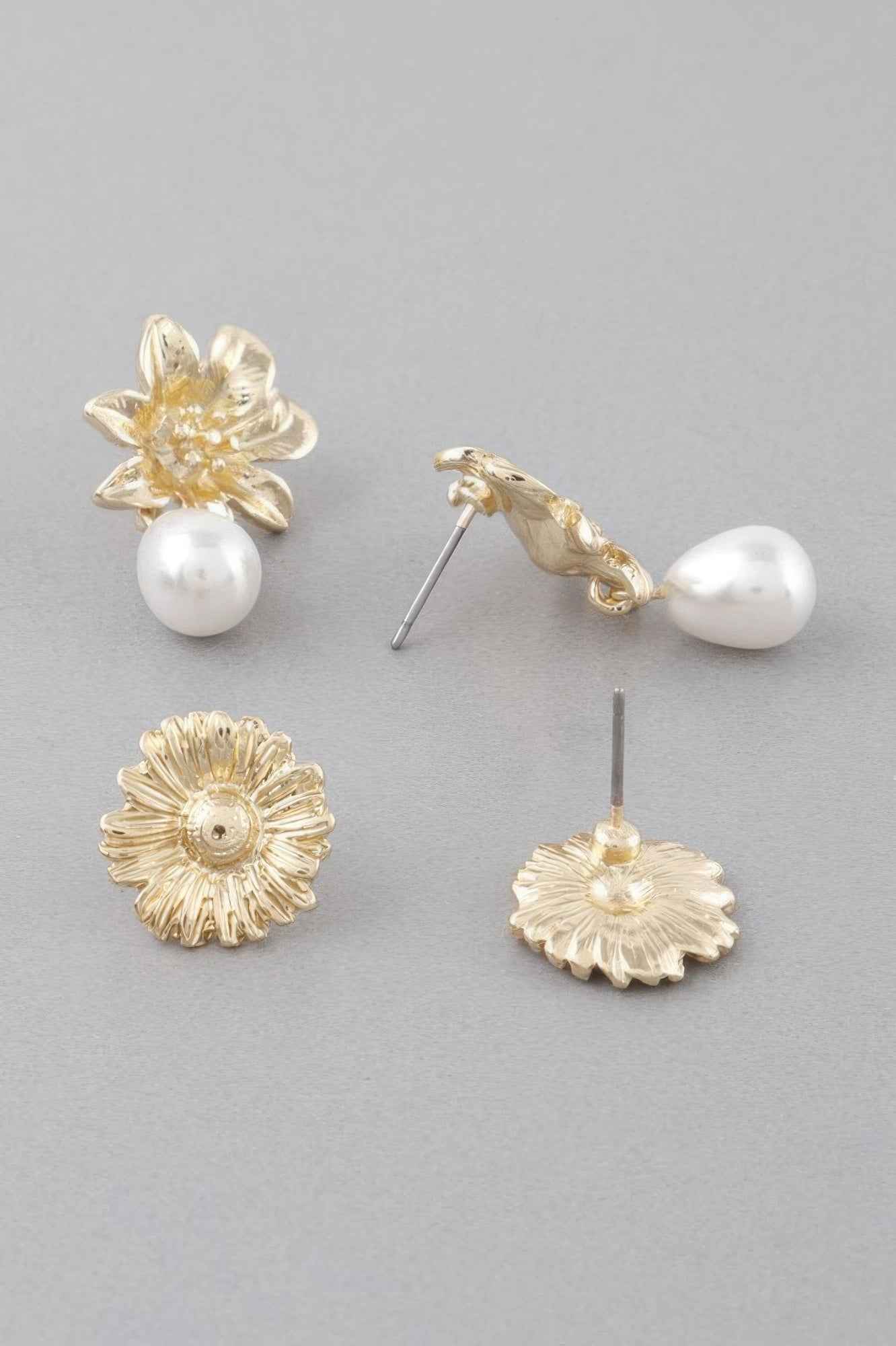 Daisy Pearl Stud Earrings