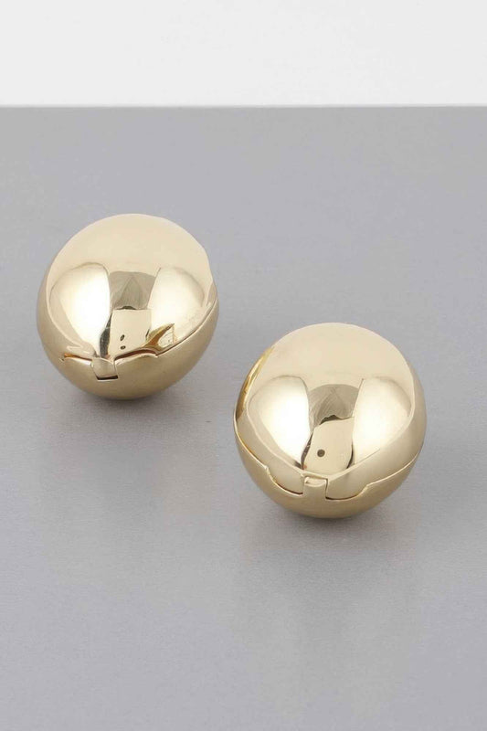 Empty Shell Clasp Earrings