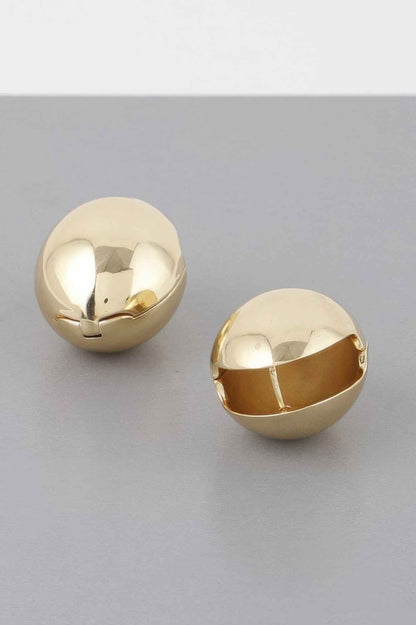 Empty Shell Clasp Earrings