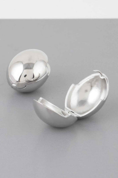 Empty Shell Clasp Earrings