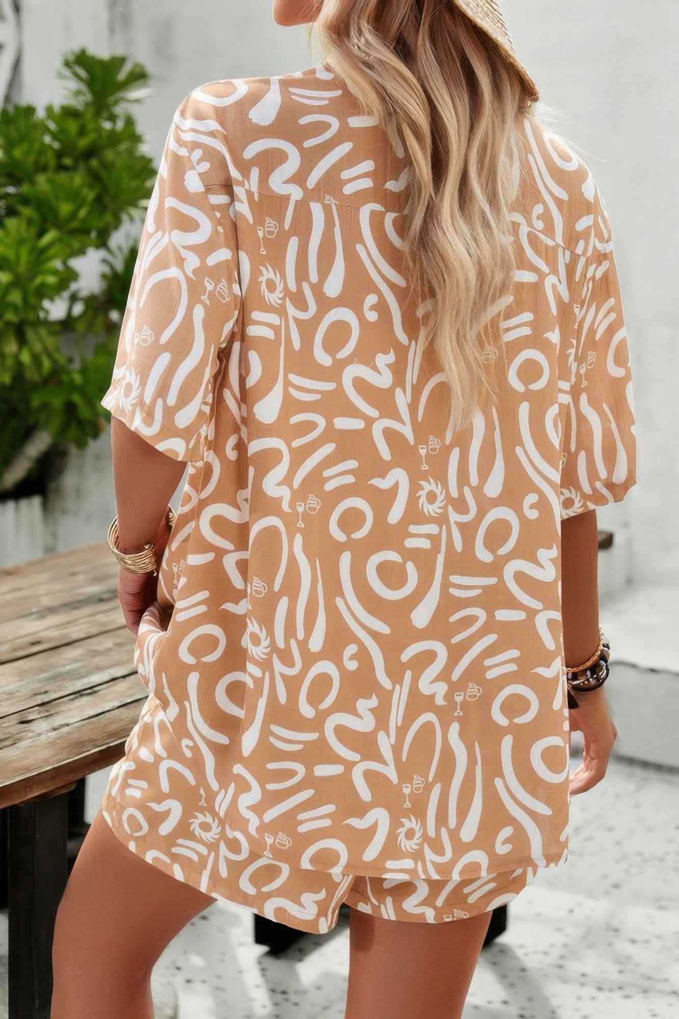 Allover Print Elastic Shorts Two Pieces Button Set