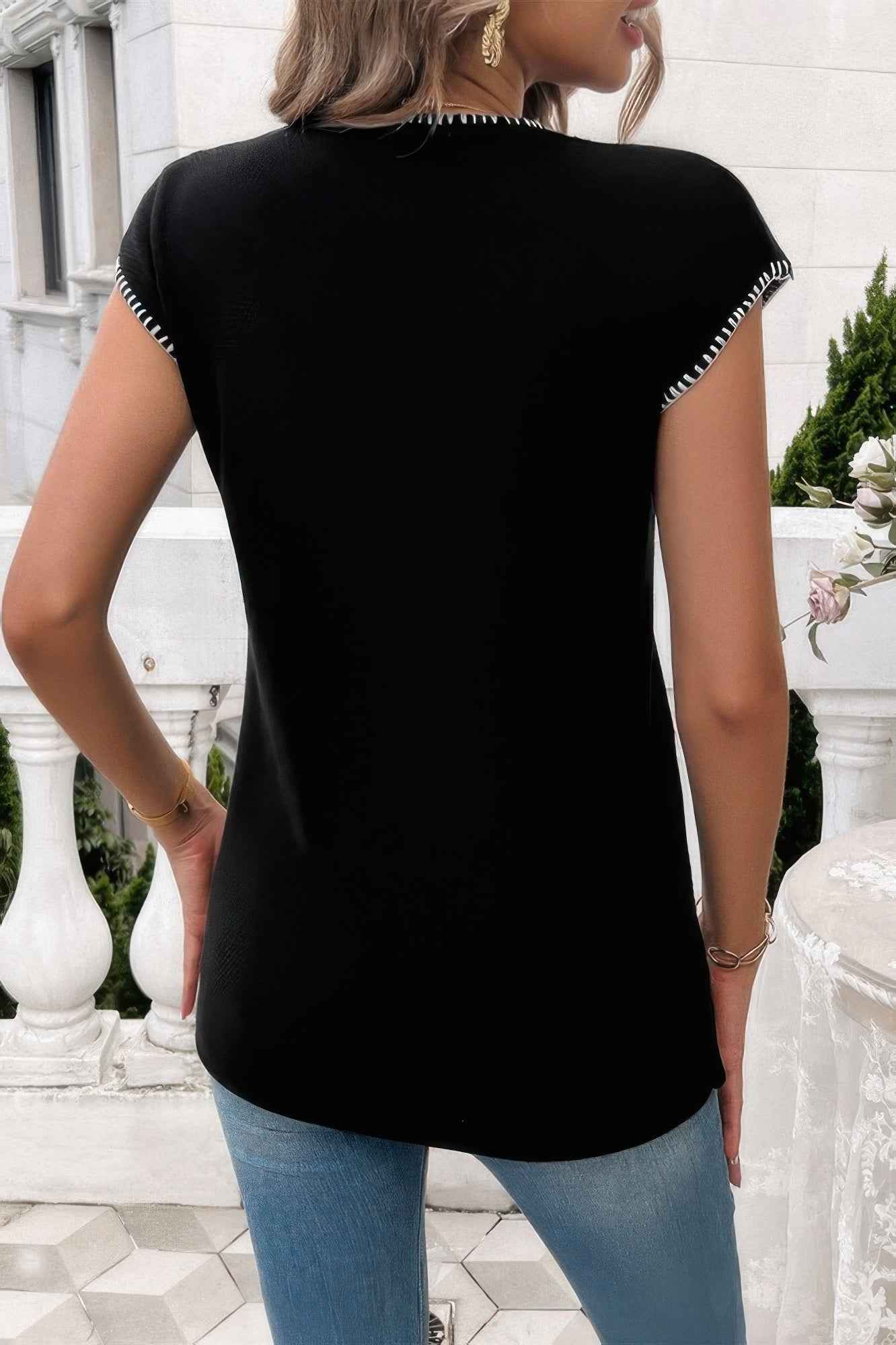 Color Block Knit Round Neck Fit Top